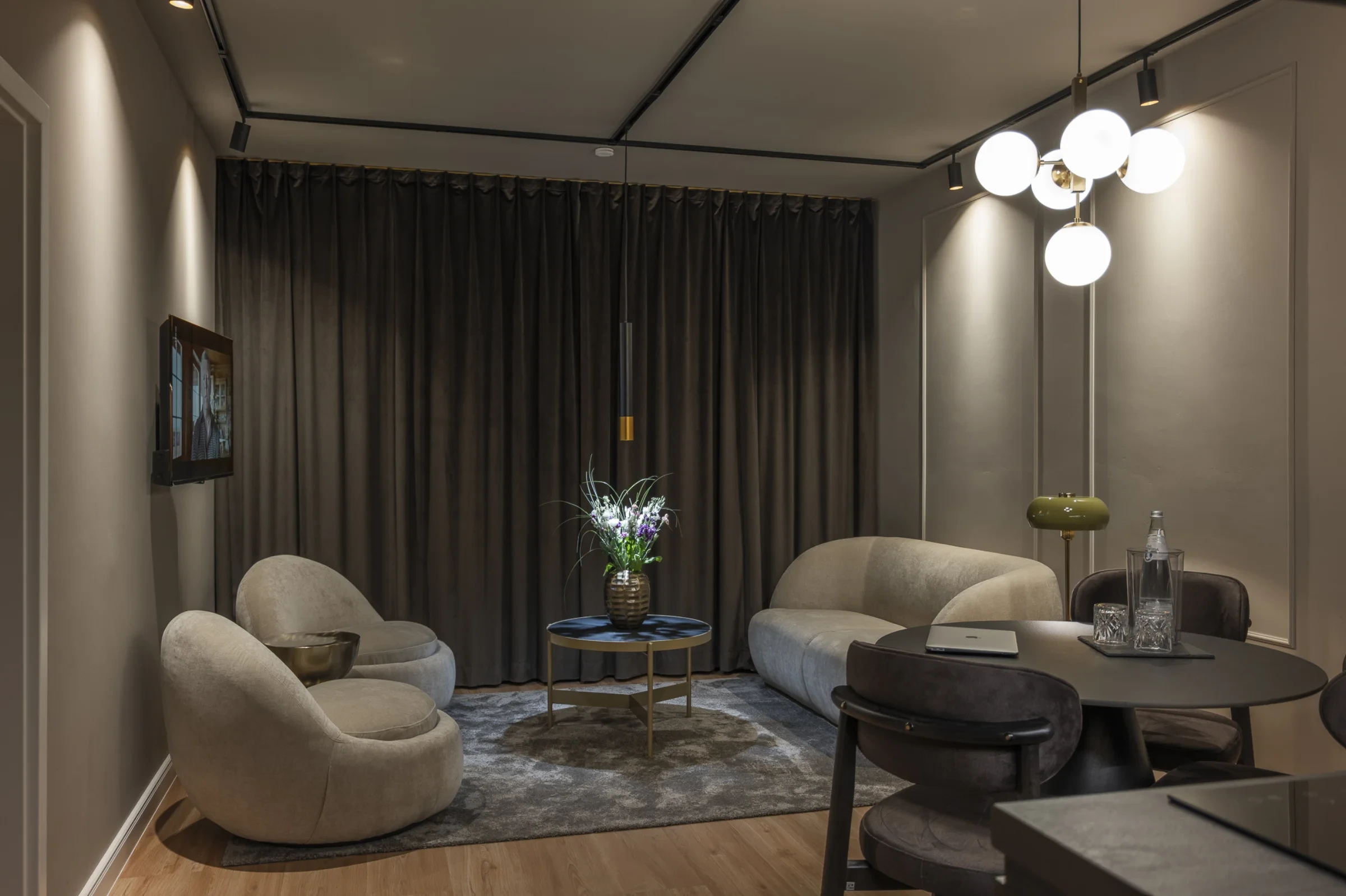 BUSINESS SUITE — Leipzig Suites BUSINESS SUITE Leipzig — Serviced Apartment 69 M²