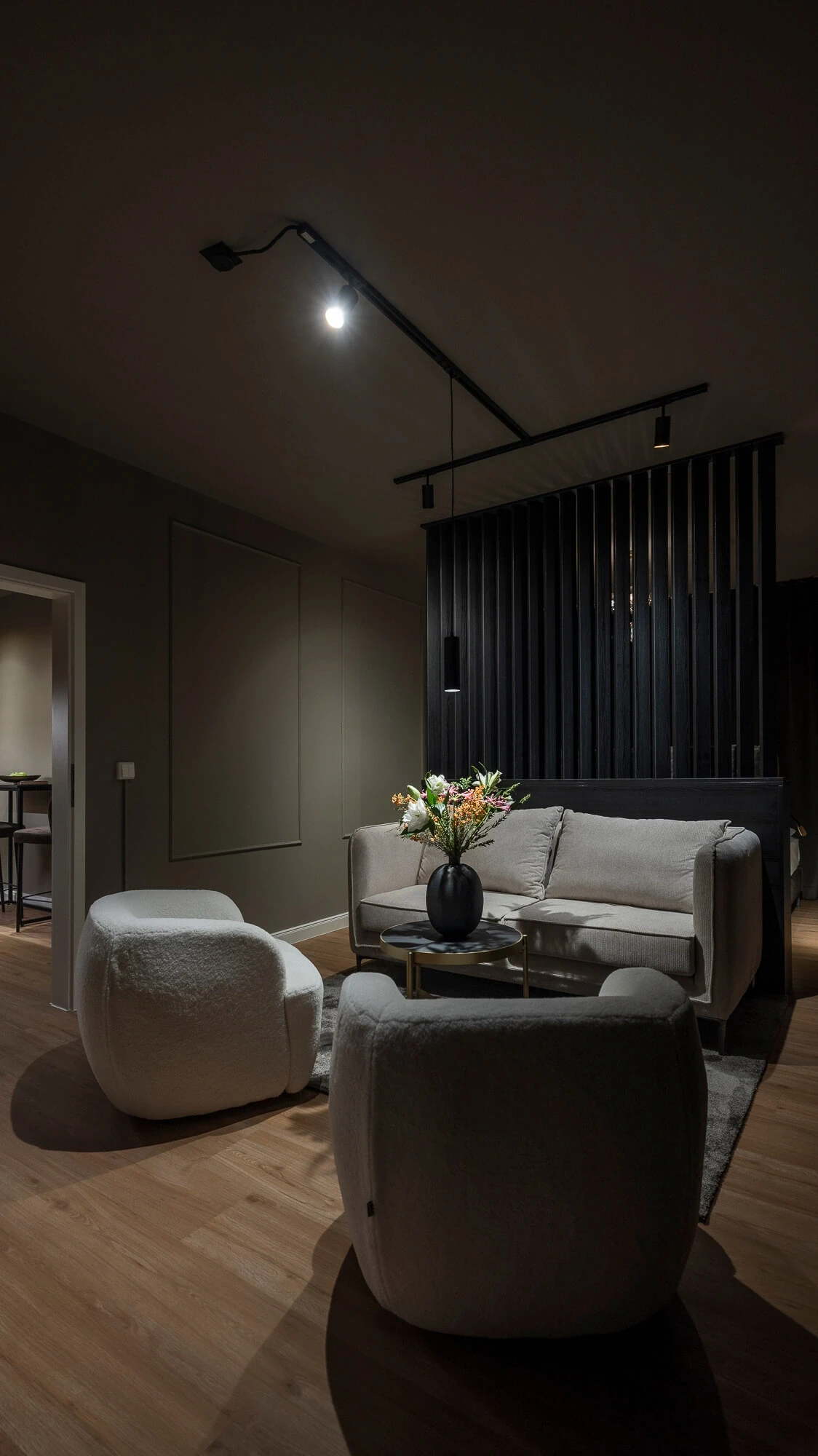JUNIOR SUITE — Leipzig Suites JUNIOR SUITE Leipzig — Serviced Apartment 55 M²